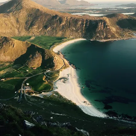 Harteigen Lofoten Retreat Вилла *